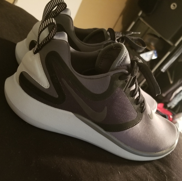 Nike running shoes 7.5 - Picture 8 of 8